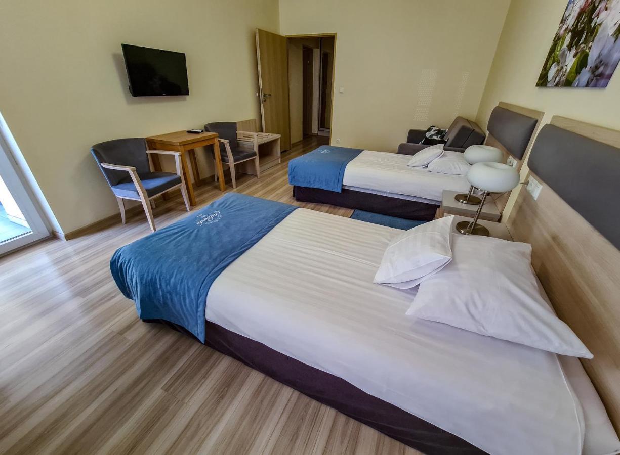 Antoninska Hotel & Apartamenty Leszno  Exterior photo