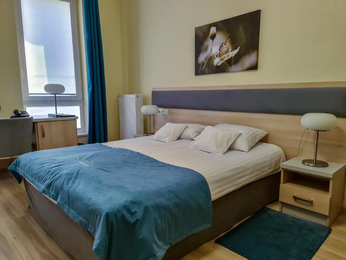 Antoninska Hotel & Apartamenty Leszno  Exterior photo