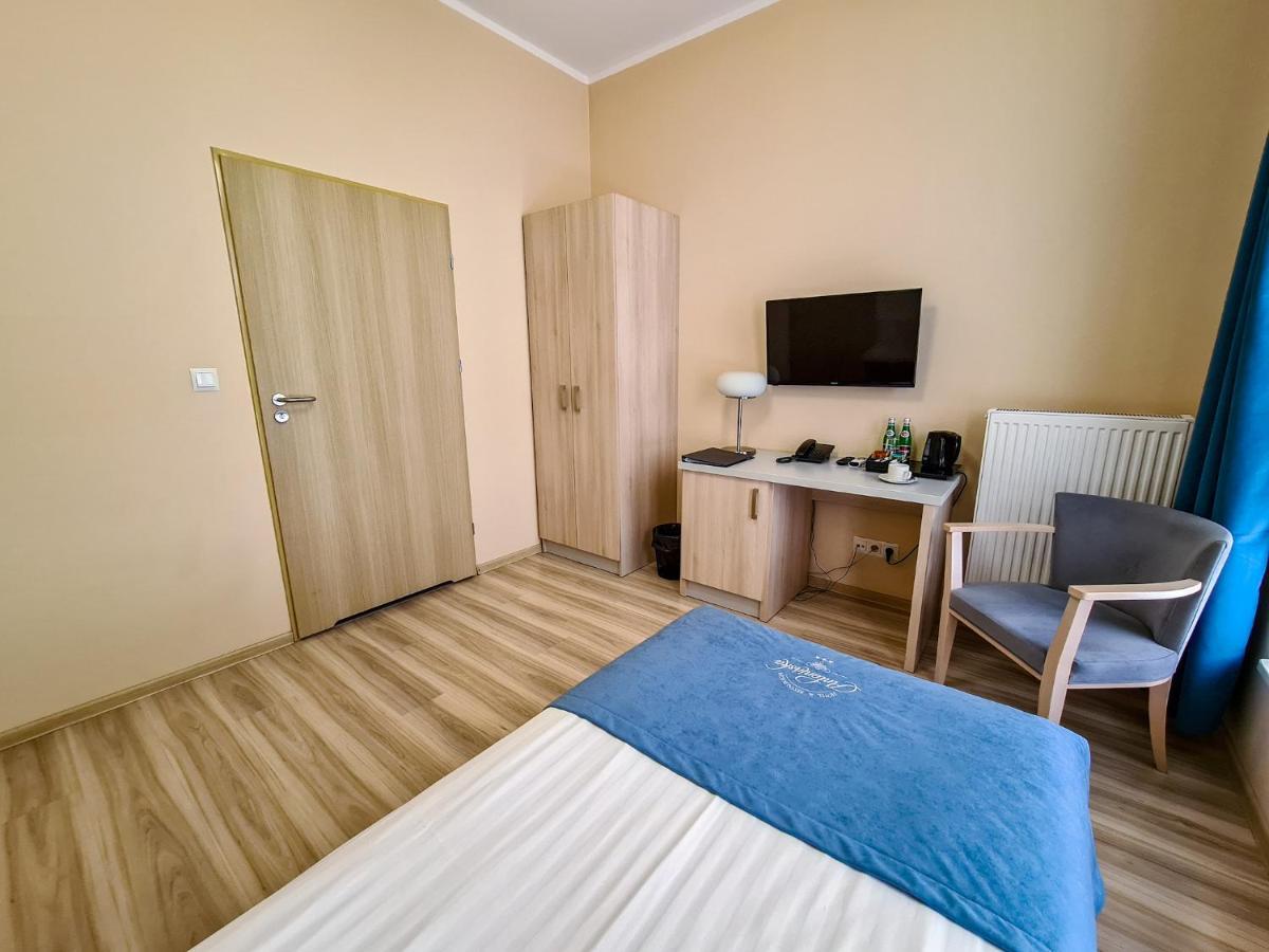 Antoninska Hotel & Apartamenty Leszno  Exterior photo