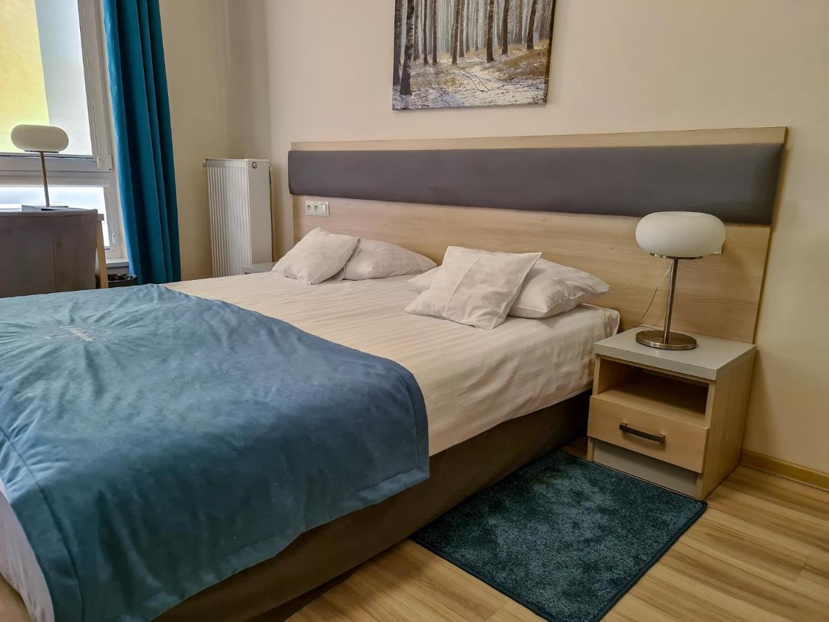Antoninska Hotel & Apartamenty Leszno  Exterior photo