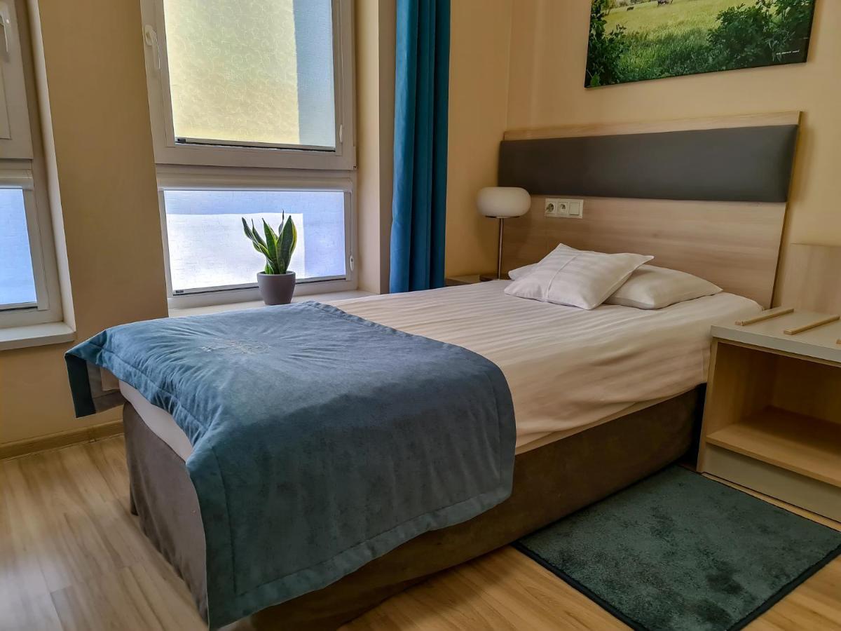 Antoninska Hotel & Apartamenty Leszno  Exterior photo