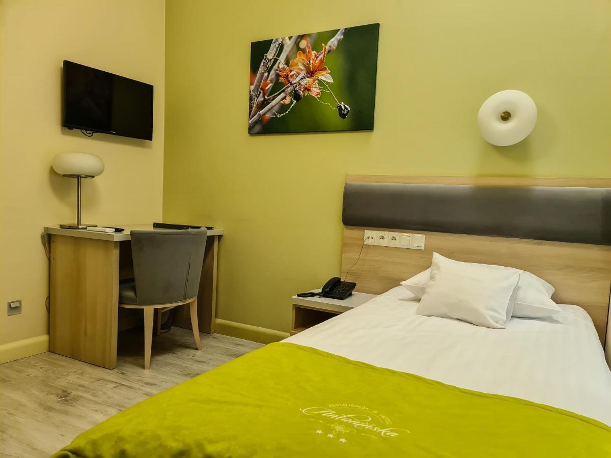 Antoninska Hotel & Apartamenty Leszno  Exterior photo