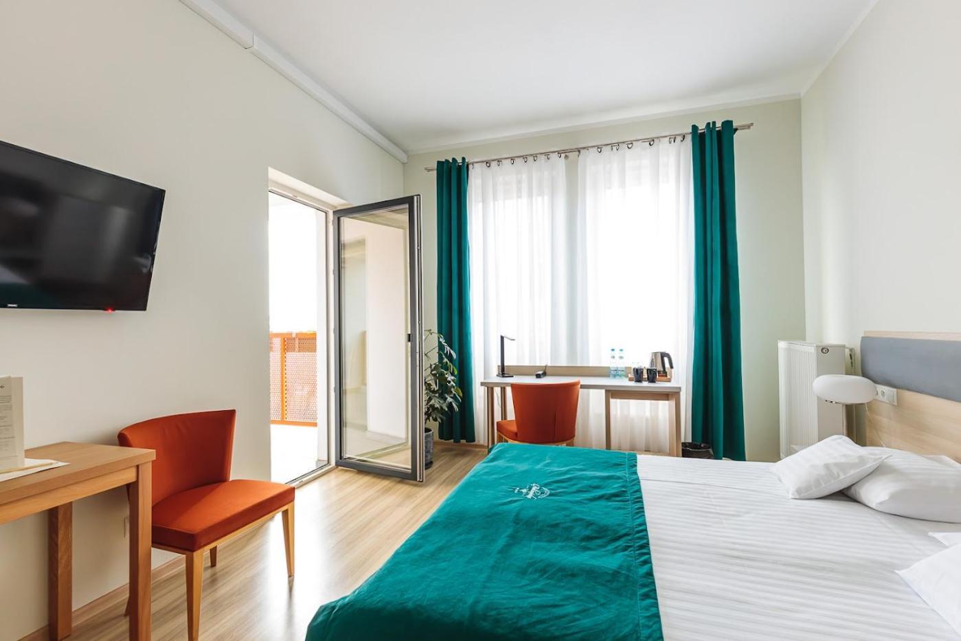 Antoninska Hotel & Apartamenty Leszno  Exterior photo