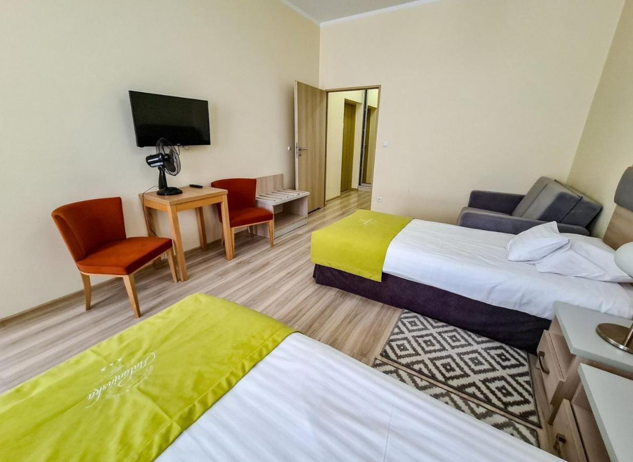 Antoninska Hotel & Apartamenty Leszno  Exterior photo