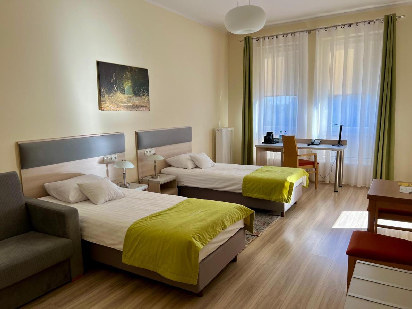 Antoninska Hotel & Apartamenty Leszno  Exterior photo